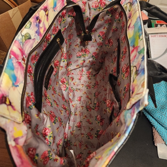 Betsey Johnson Large Tote Bag - Picture 5 of 15